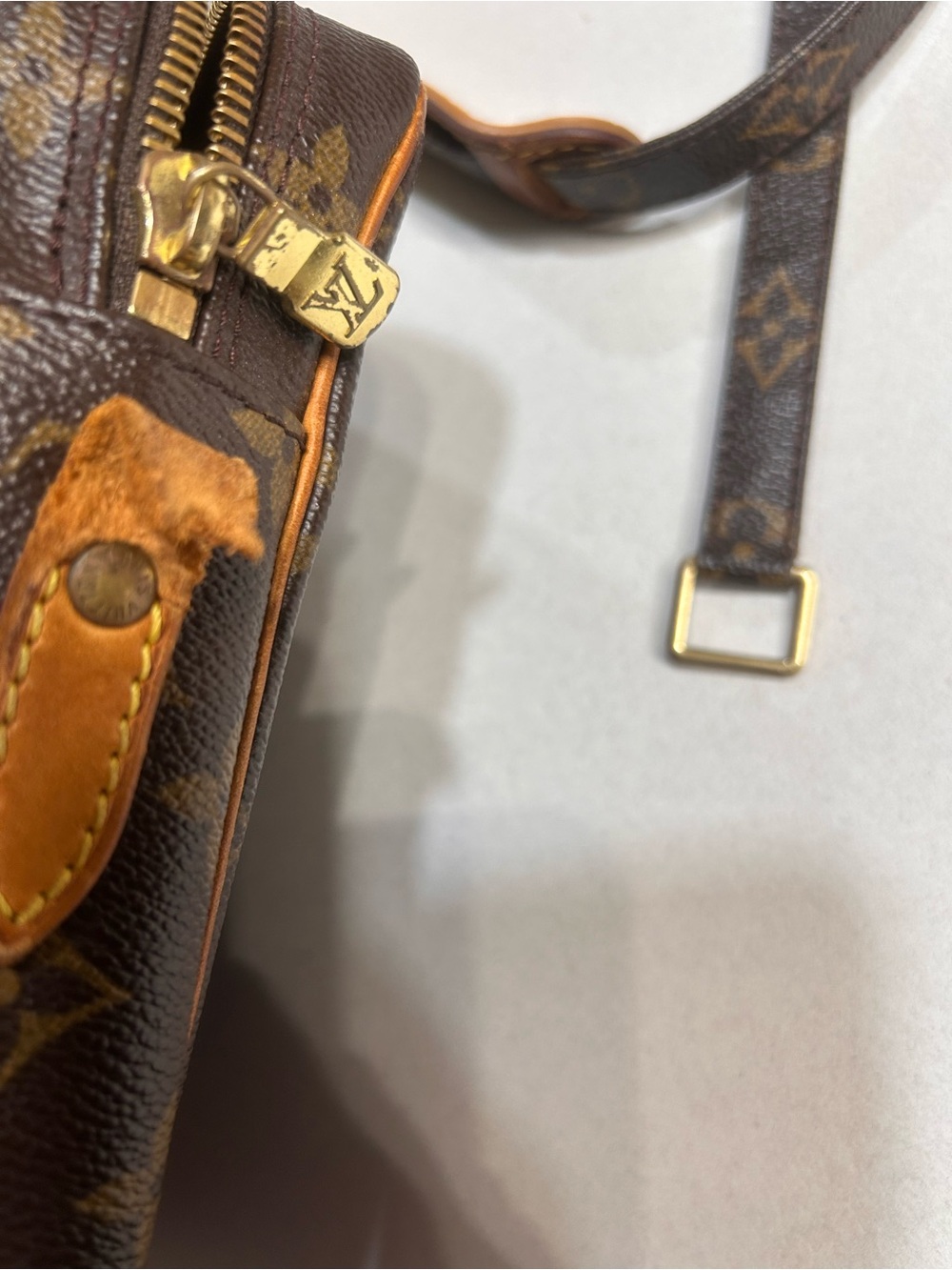 Authentic Louis Vuitton Brown Monogram Crossbody Bag with flaw - Picture 3 of 16
